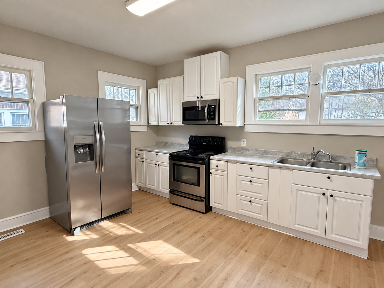 113 Highland Ave - Photo 2 of 14