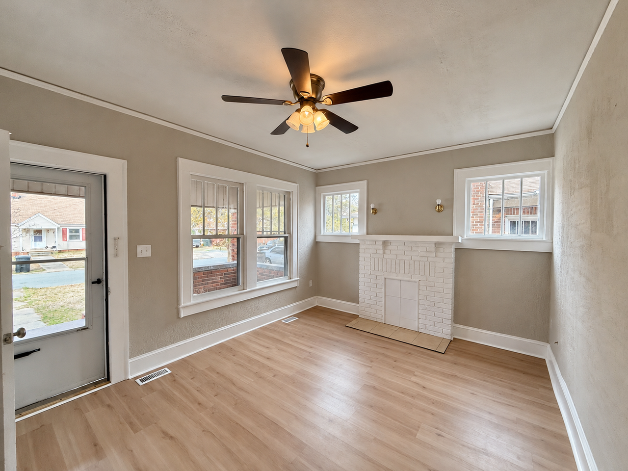 113 Highland Ave - Photo 4 of 14