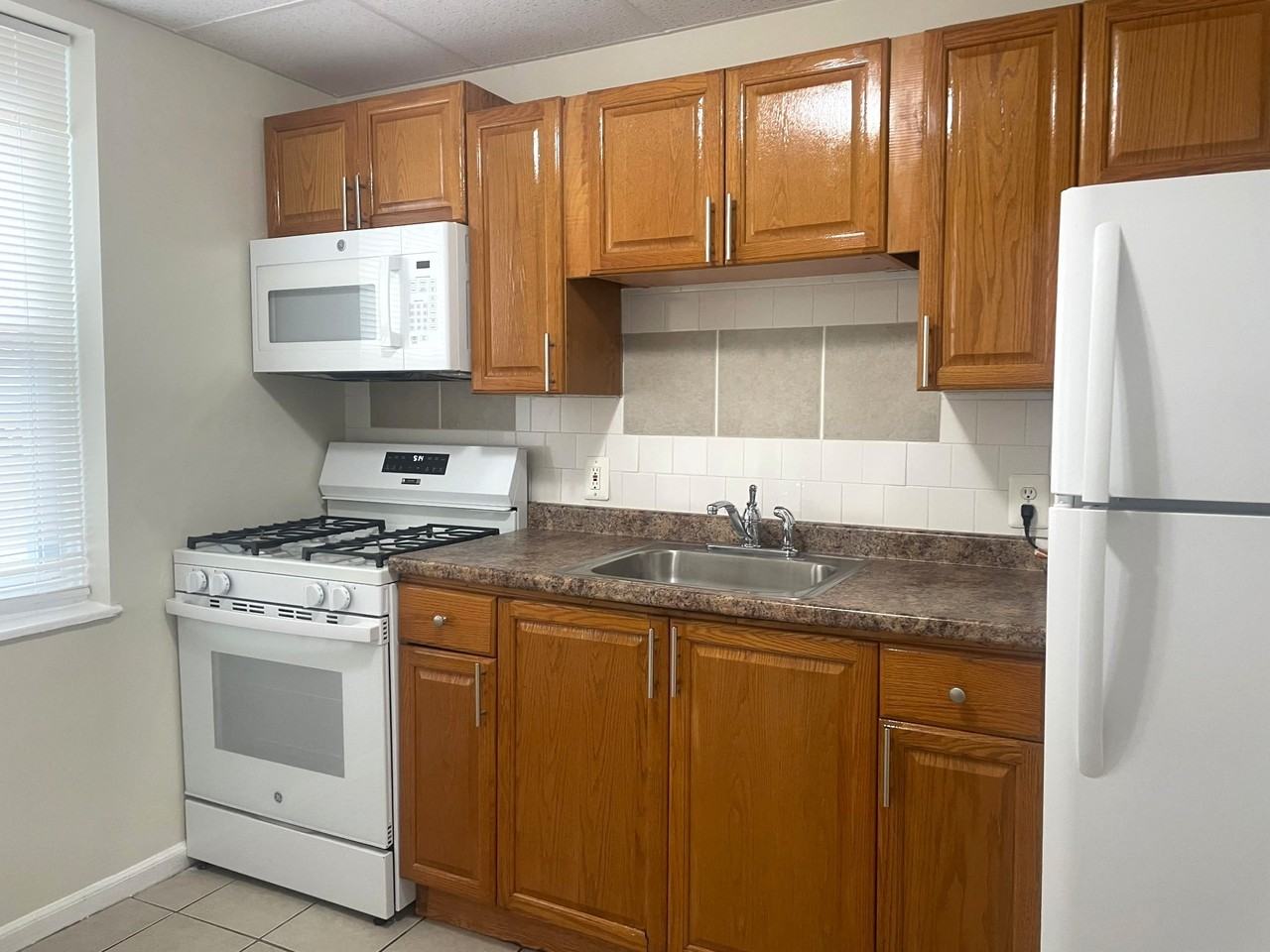 1550 South Etting Street - Photo 6 of 24