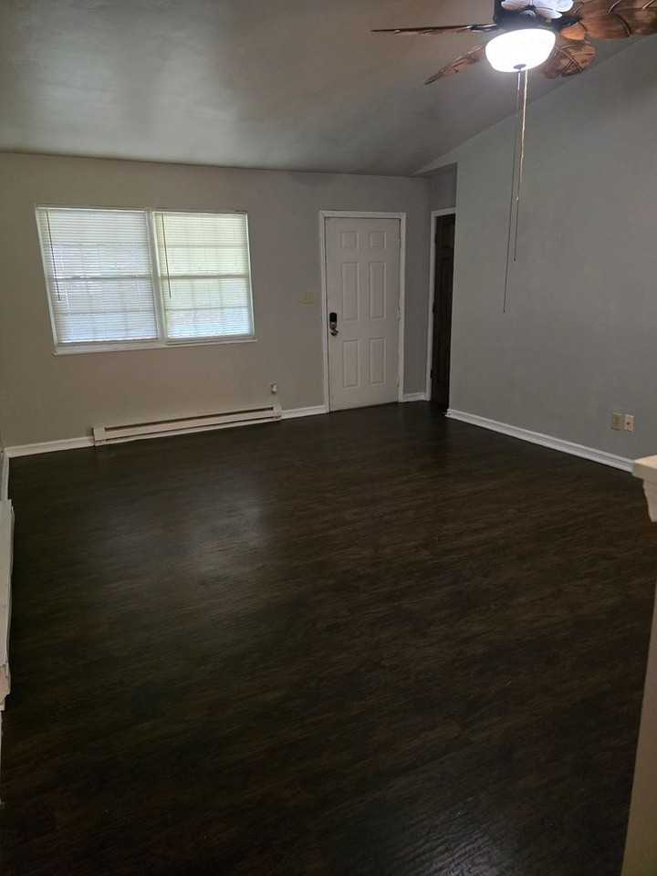 5501 Yucatan Dr - Photo 2 of 13