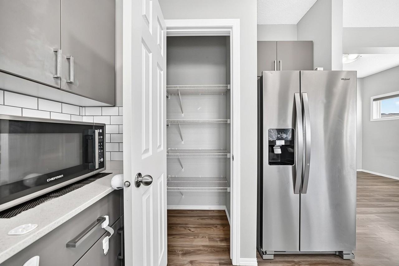 3842 171a Ave Nw - Photo 5 of 38