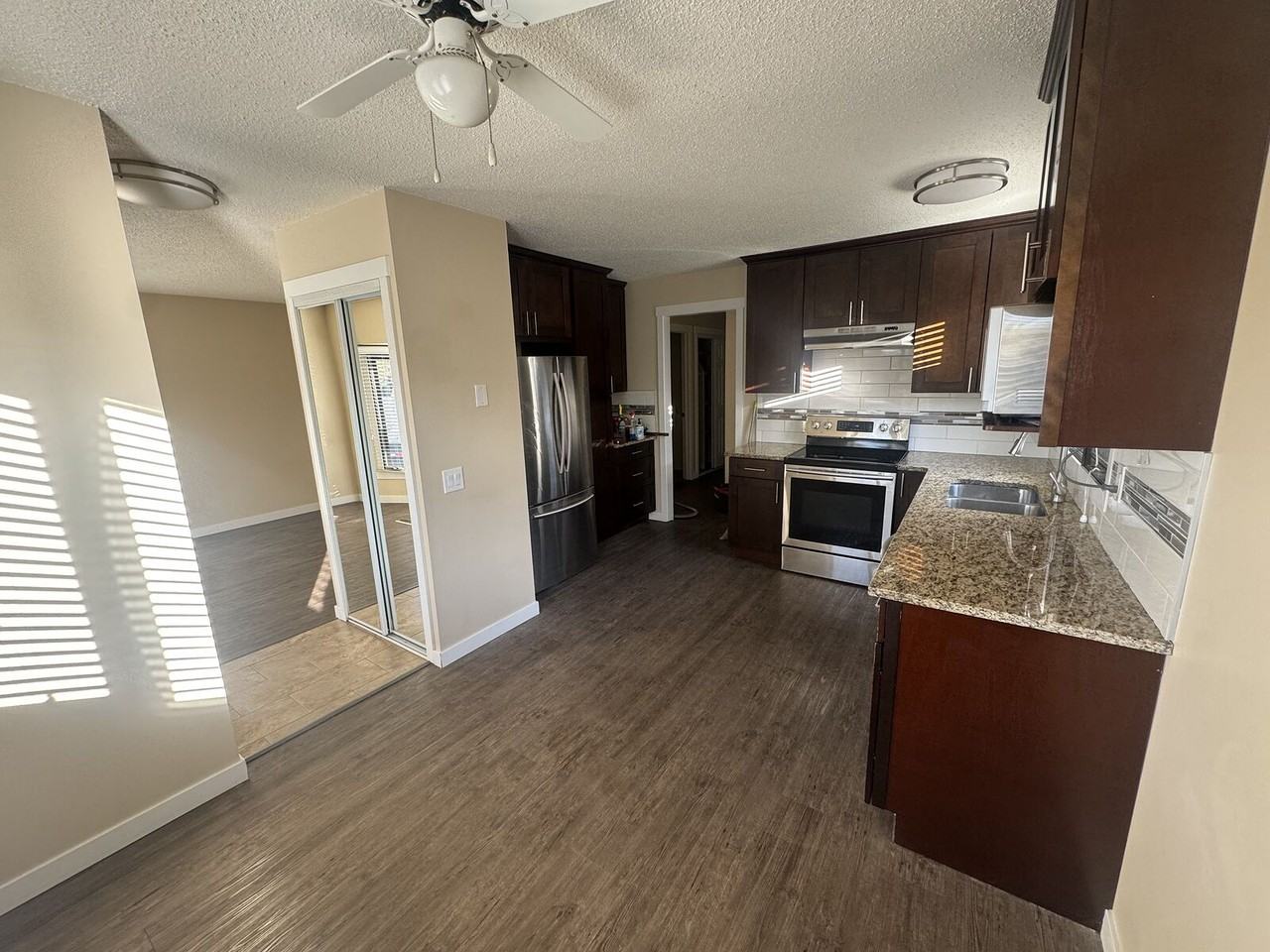 13107 47 St Nw - Photo 2 of 13