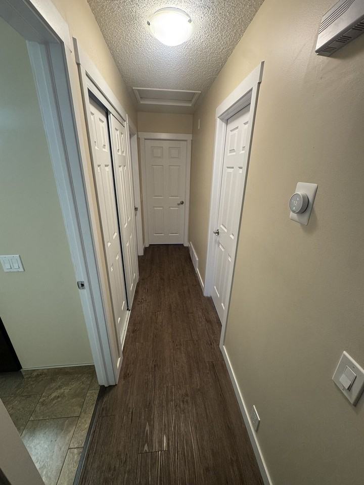 13107 47 St Nw - Photo 5 of 13