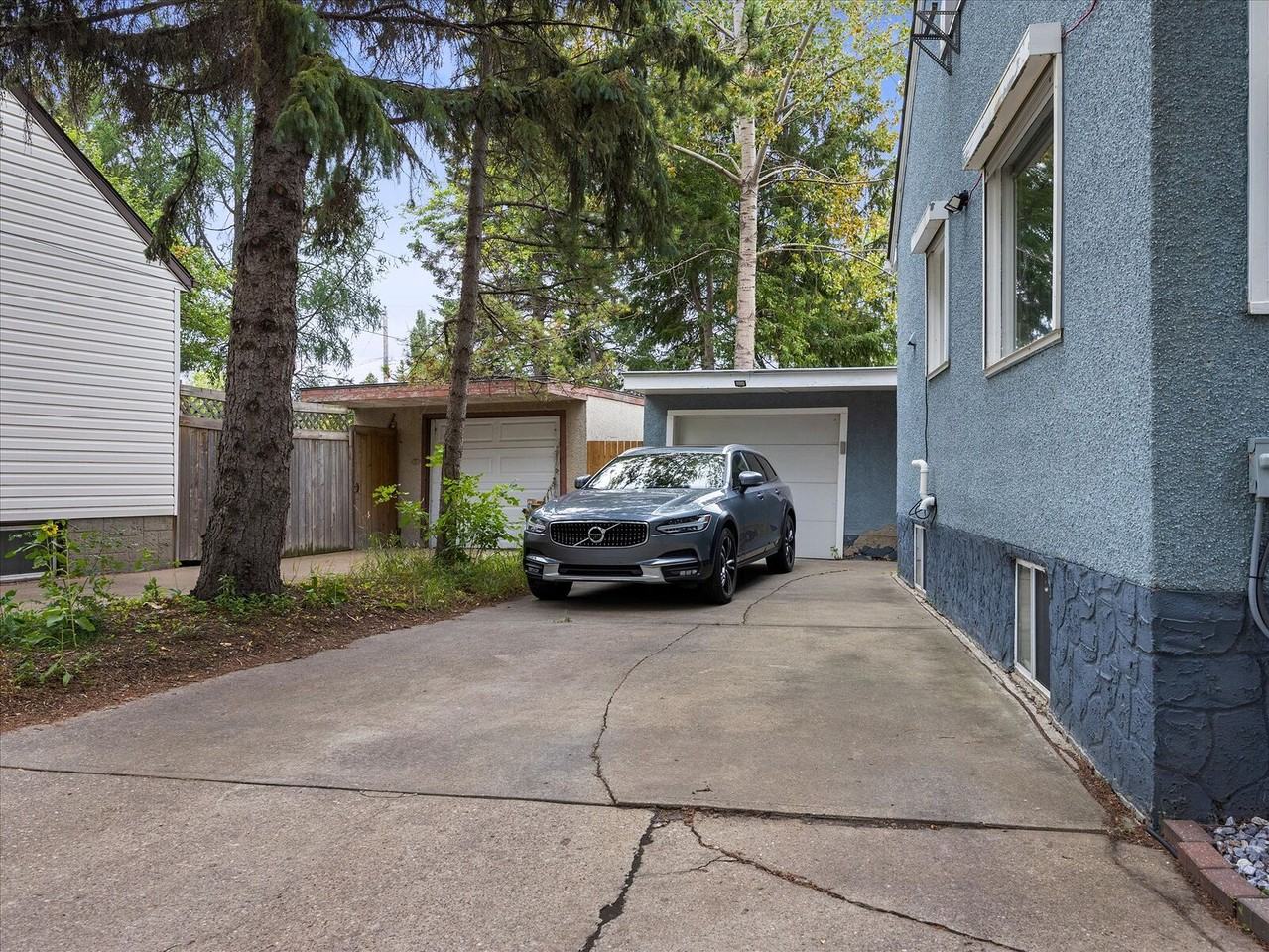13507 110a Ave Nw - Photo 3 of 29