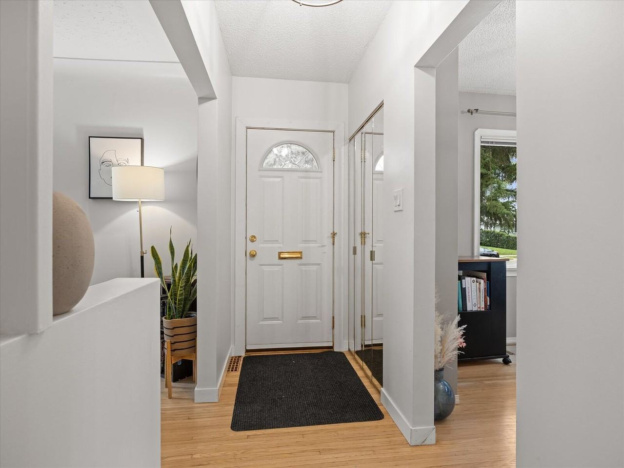 13507 110a Ave Nw - Photo 4 of 29