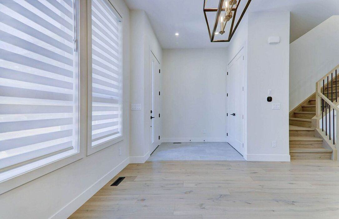 1121 19 Ave Nw - Photo 4 of 33