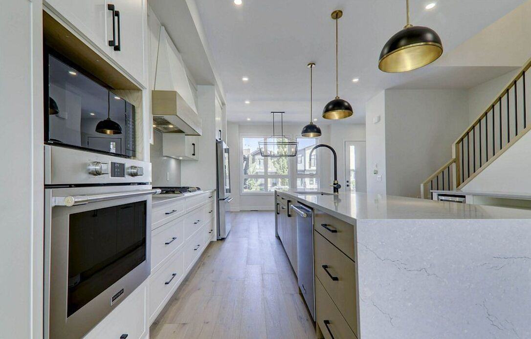 1121 19 Ave Nw - Photo 6 of 33
