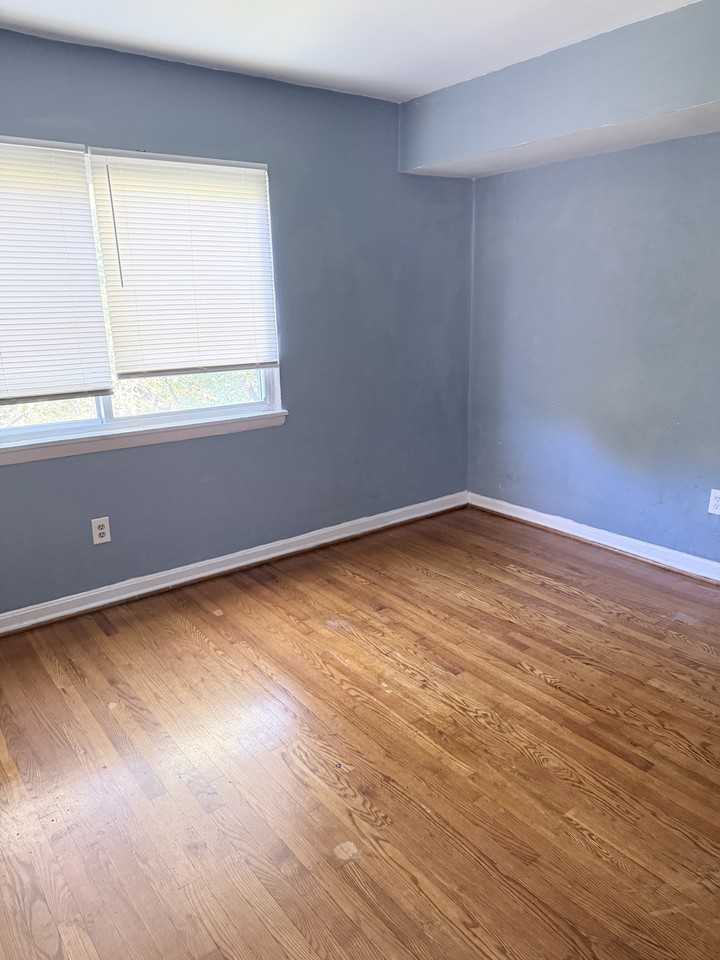 3510 Windom Rd #8 - Photo 2 of 3