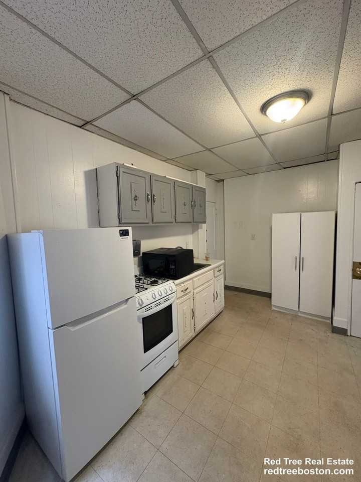 9 Myrtle St #4