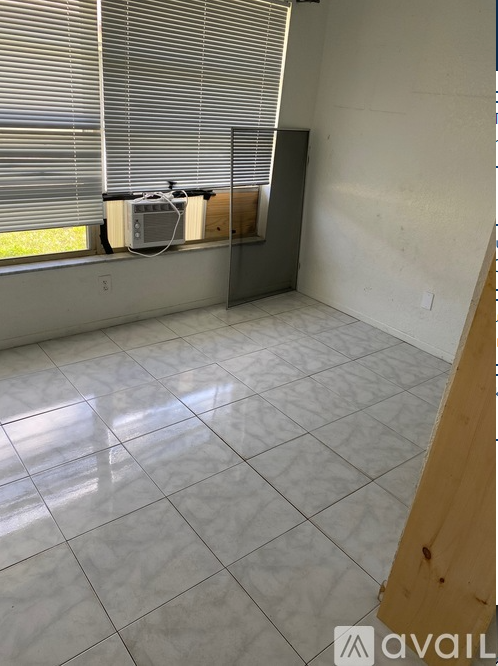 3607 141st Ave Apt A #A - Photo 4 of 8