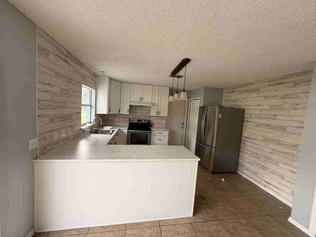 1427 Sarasota Dr #NA - Photo 4 of 16