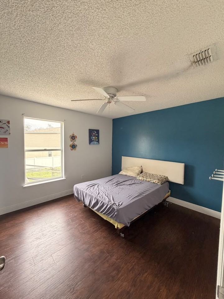 1427 Sarasota Dr #NA - Photo 7 of 16