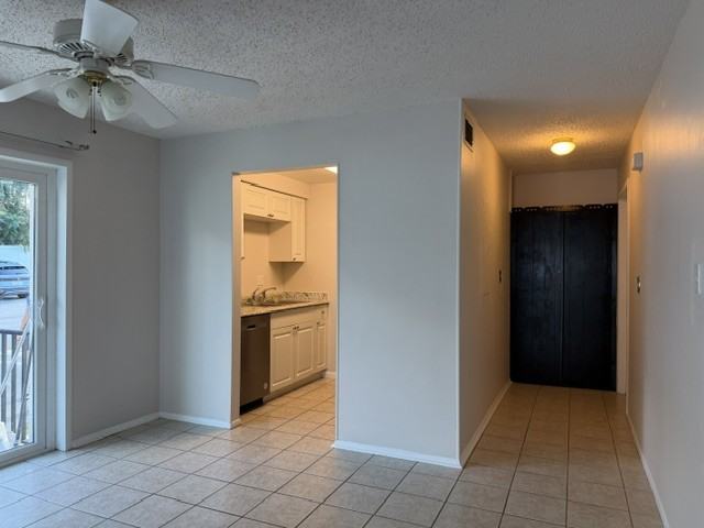 1550 11th St Ne #F4 - Photo 4 of 16