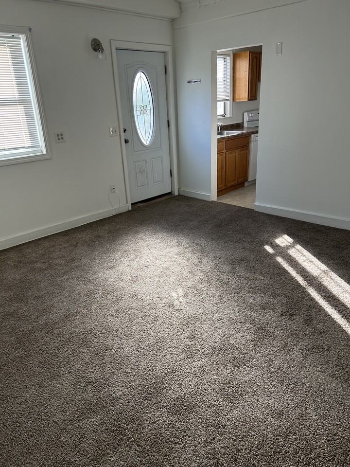 114 Main St #5 - Photo 3 of 10