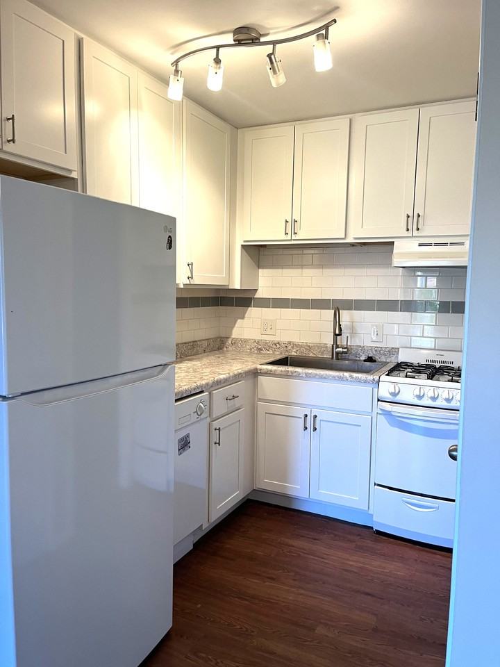 1015 Concord Ave #B7 - Photo 2 of 7