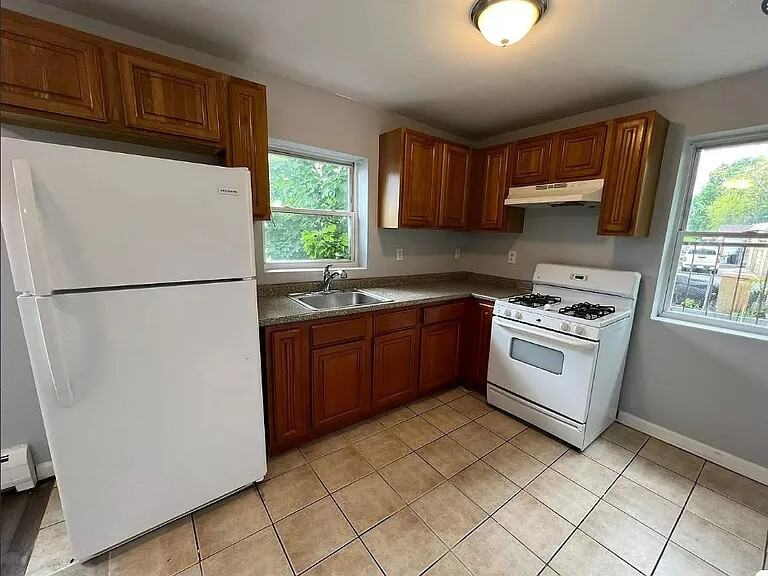 345 Sanford Ave #2R - Photo 2 of 10