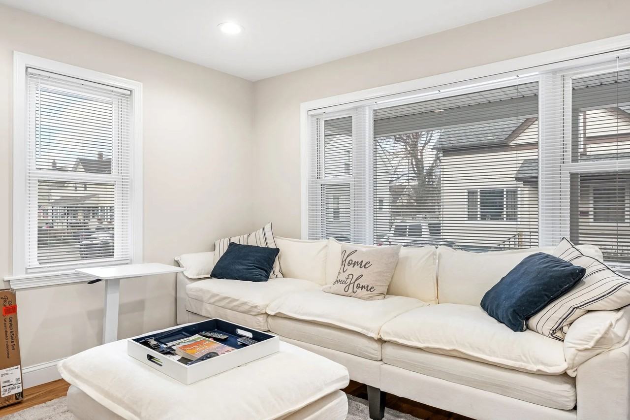 37 Warren Ave #1 - Photo 6 of 11