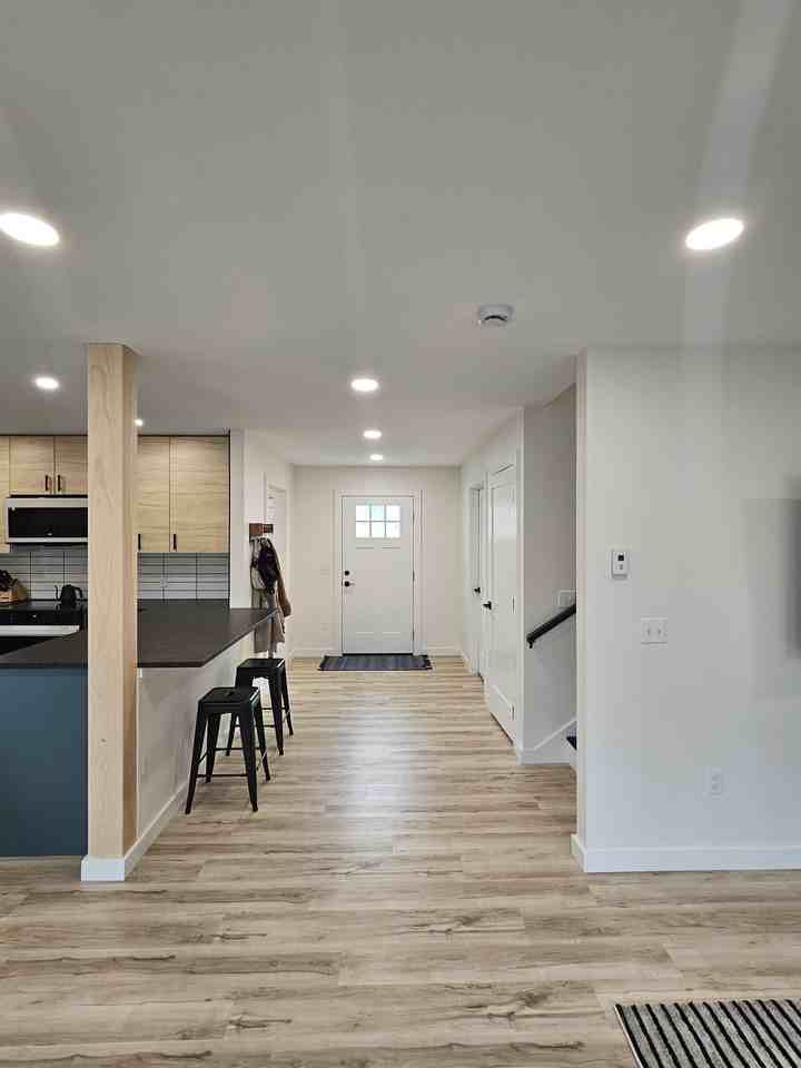 14 Newport Ave - Photo 5 of 18