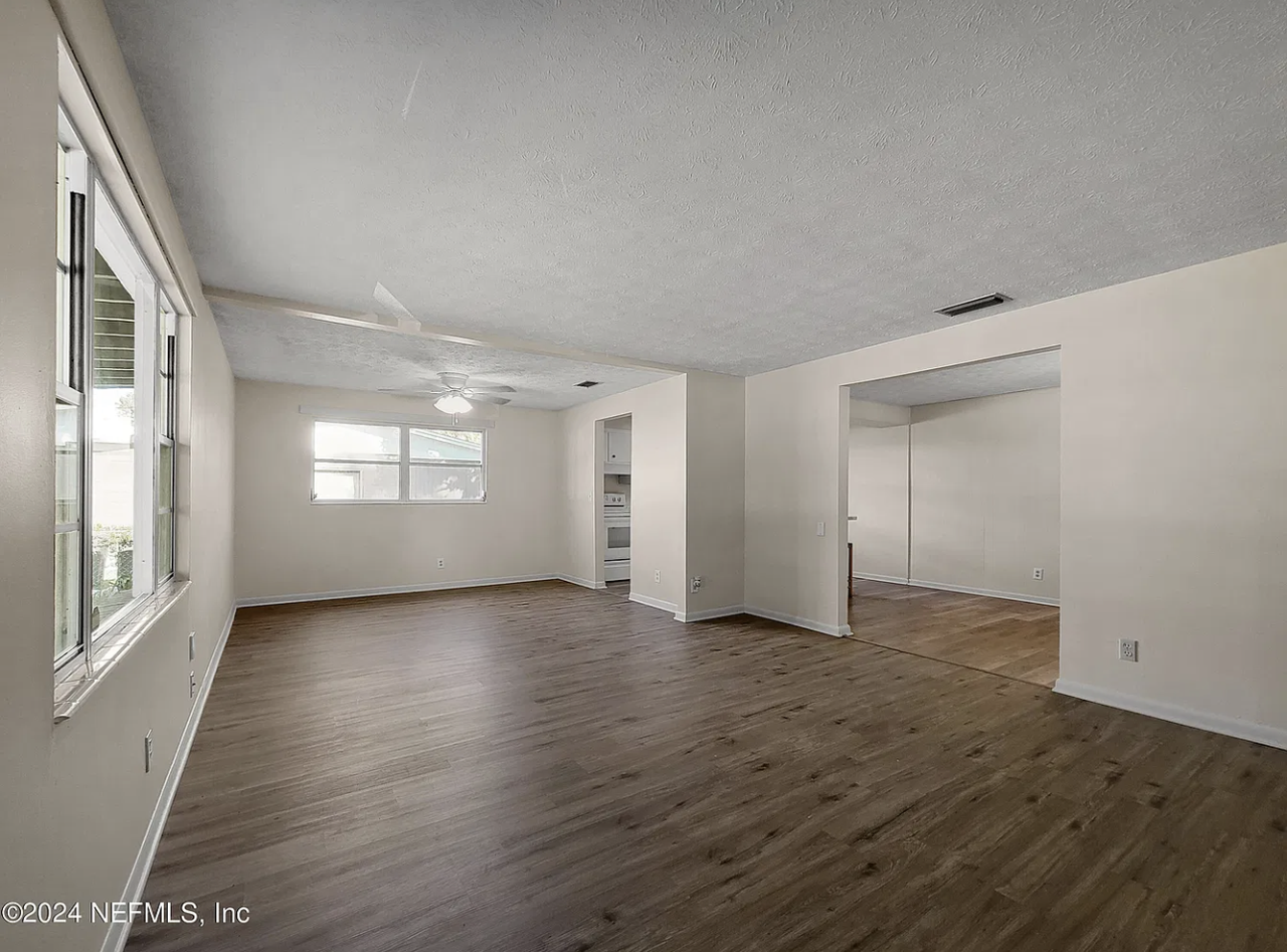 584 Madeira Dr #NA - Photo 3 of 14