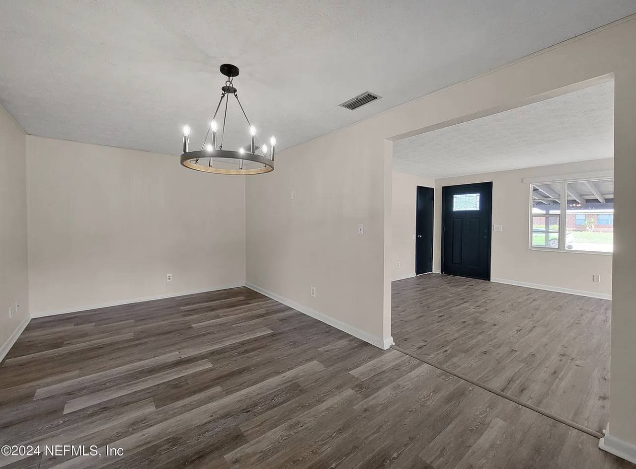 584 Madeira Dr #NA - Photo 6 of 14