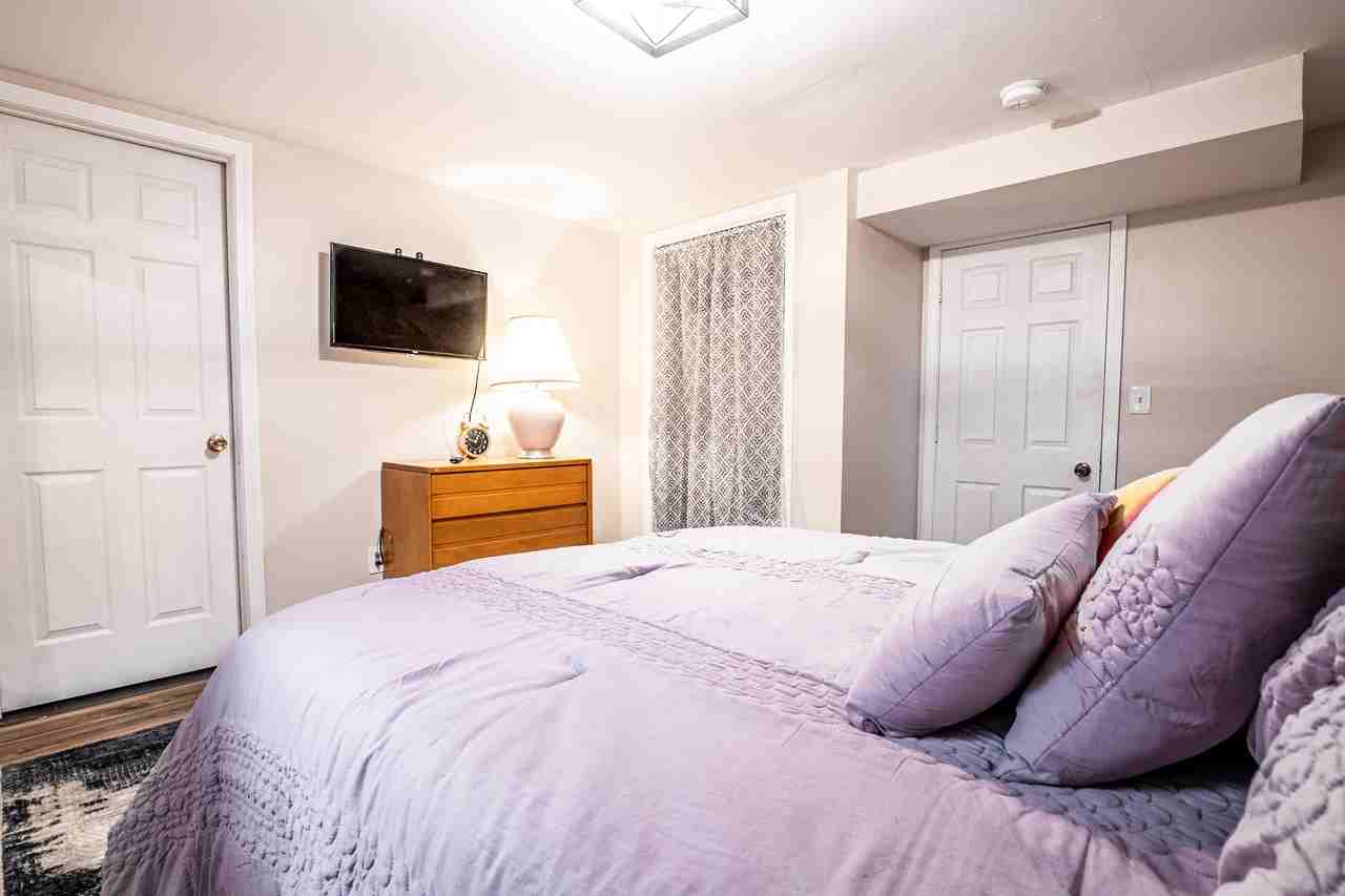3305 Anderson Ave - Photo 3 of 35
