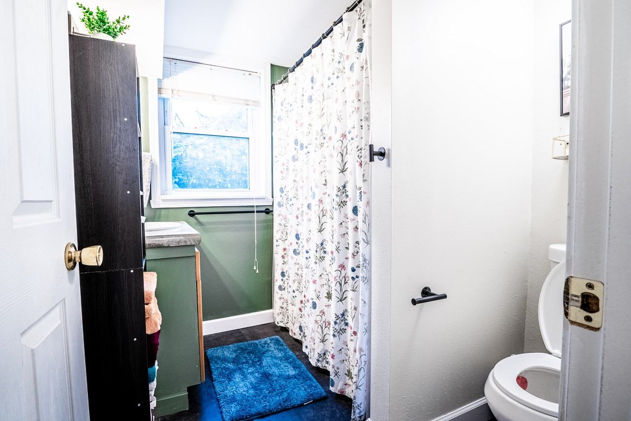 3305 Anderson Ave - Photo 6 of 35