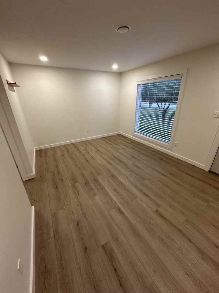332 20th St Ne #6 - Photo 6 of 31