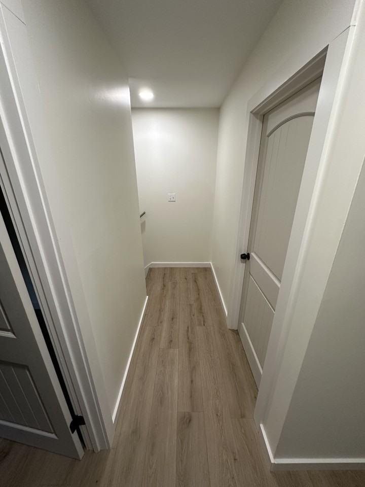 332 20th St Ne #6 - Photo 7 of 31