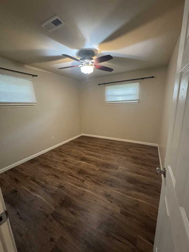 608 Shady Ln #NA - Photo 3 of 12