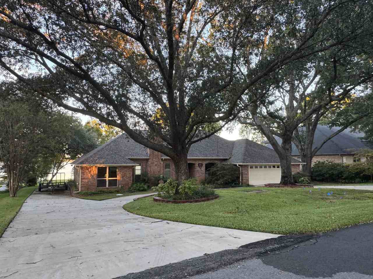 21184 Bay View Dr - Photo 2 of 50