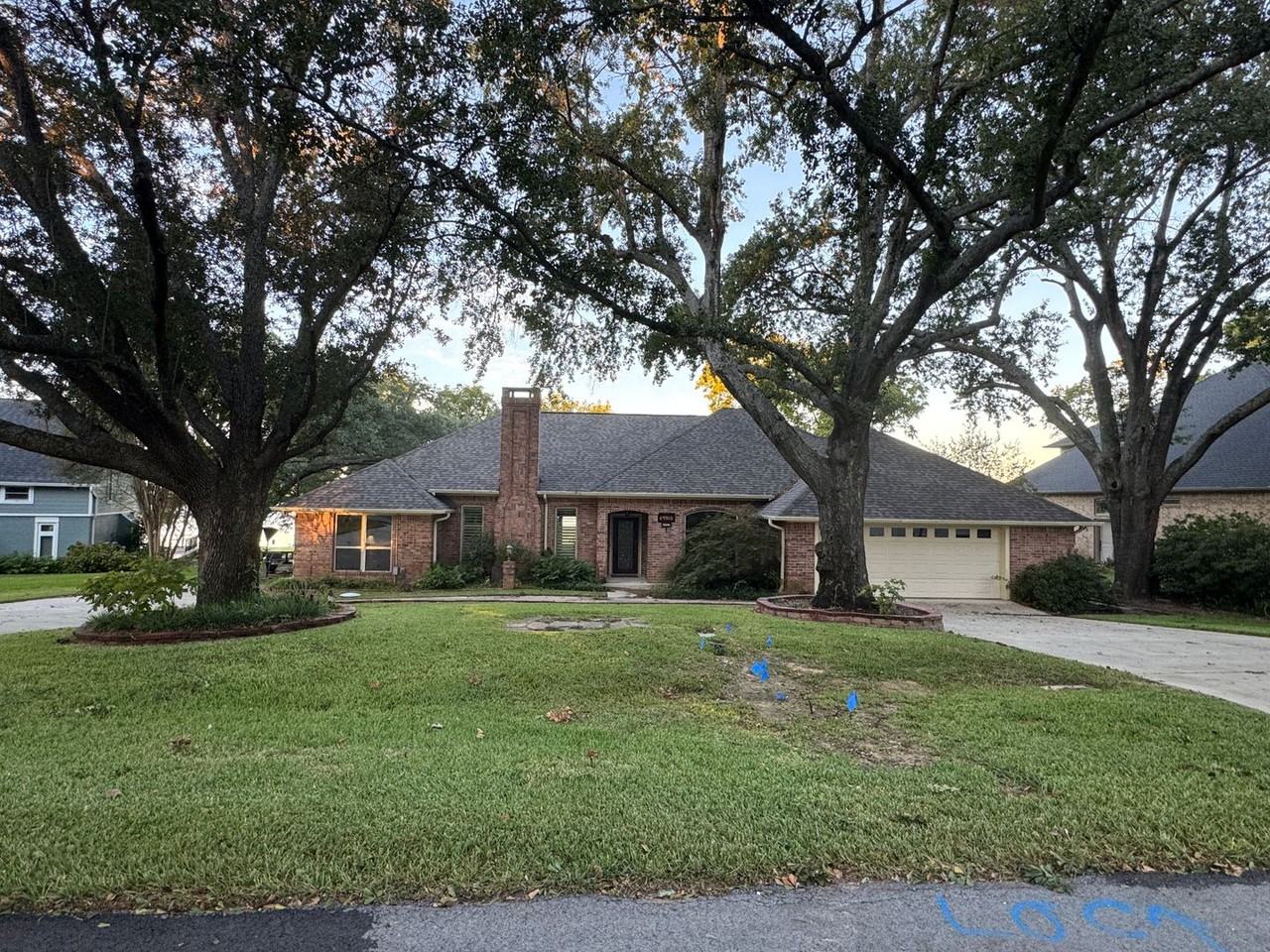 21184 Bay View Dr - Photo 3 of 50
