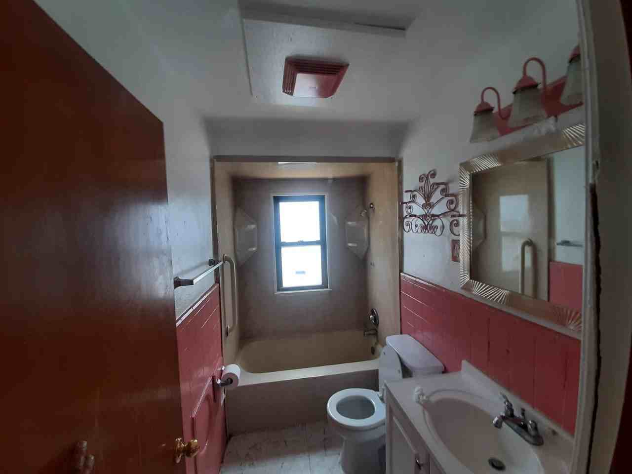 2565 Shirley Ave #NA - Photo 4 of 5