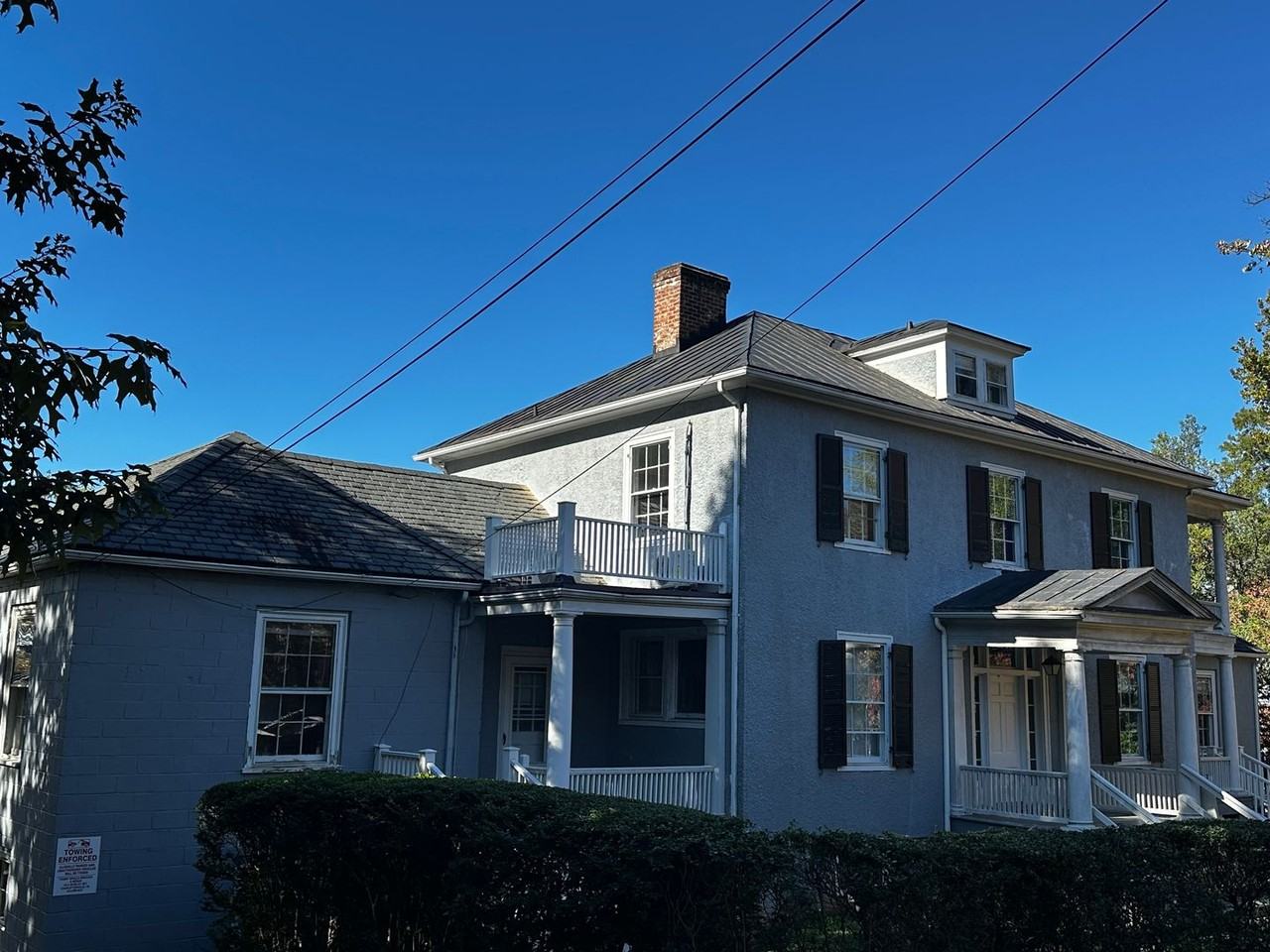 33 University Circle - Photo 2 of 16