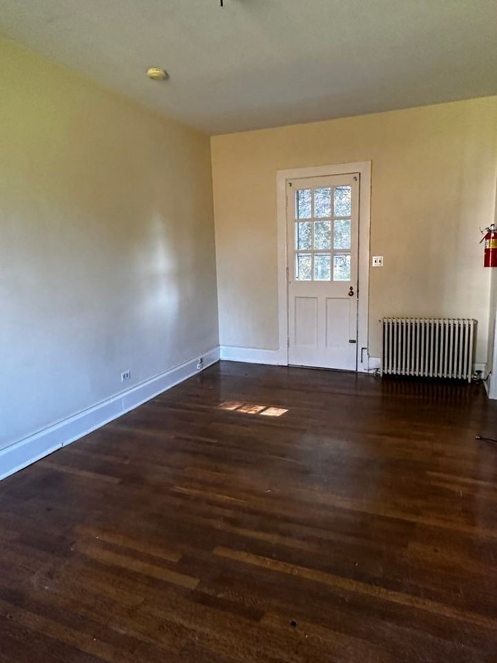 33 University Circle - Photo 6 of 16