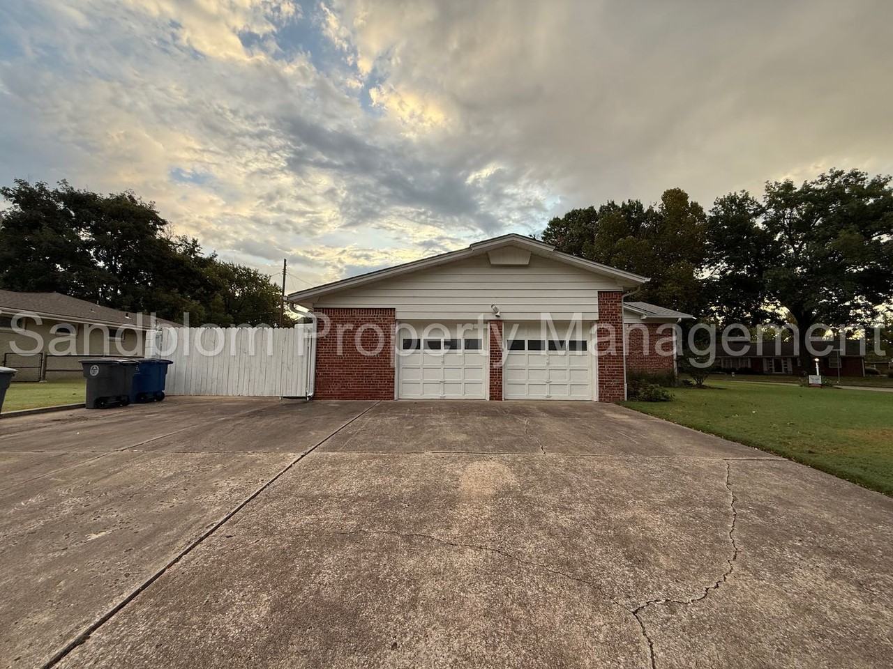 5153 S Marion Ave - Photo 2 of 32