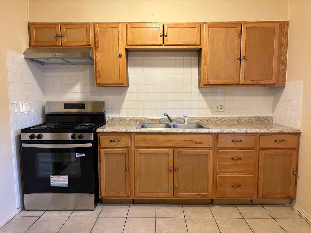 1416 Hoyt St - Photo 4 of 15