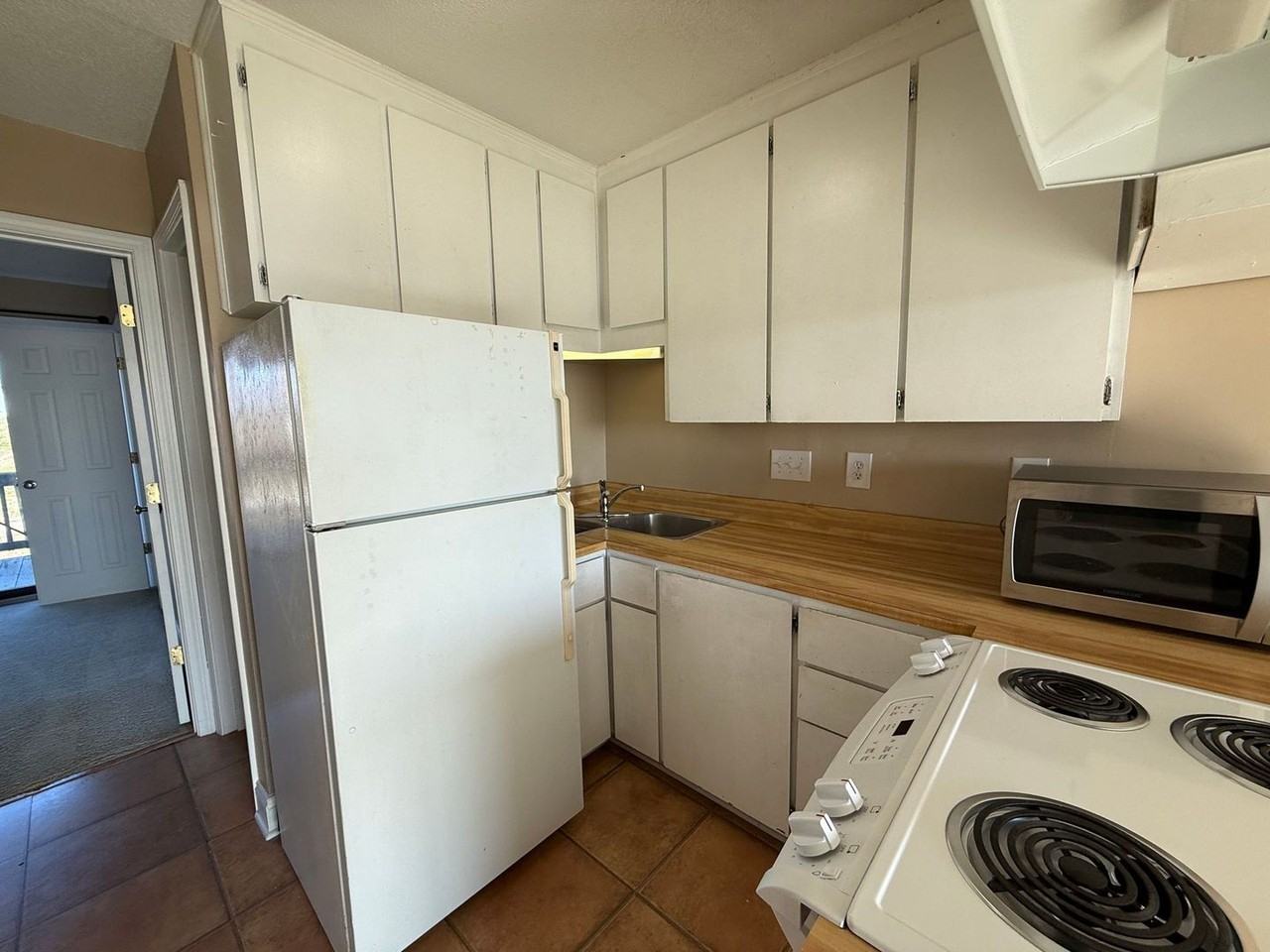 892 New River Inlet Rd - Photo 4 of 18