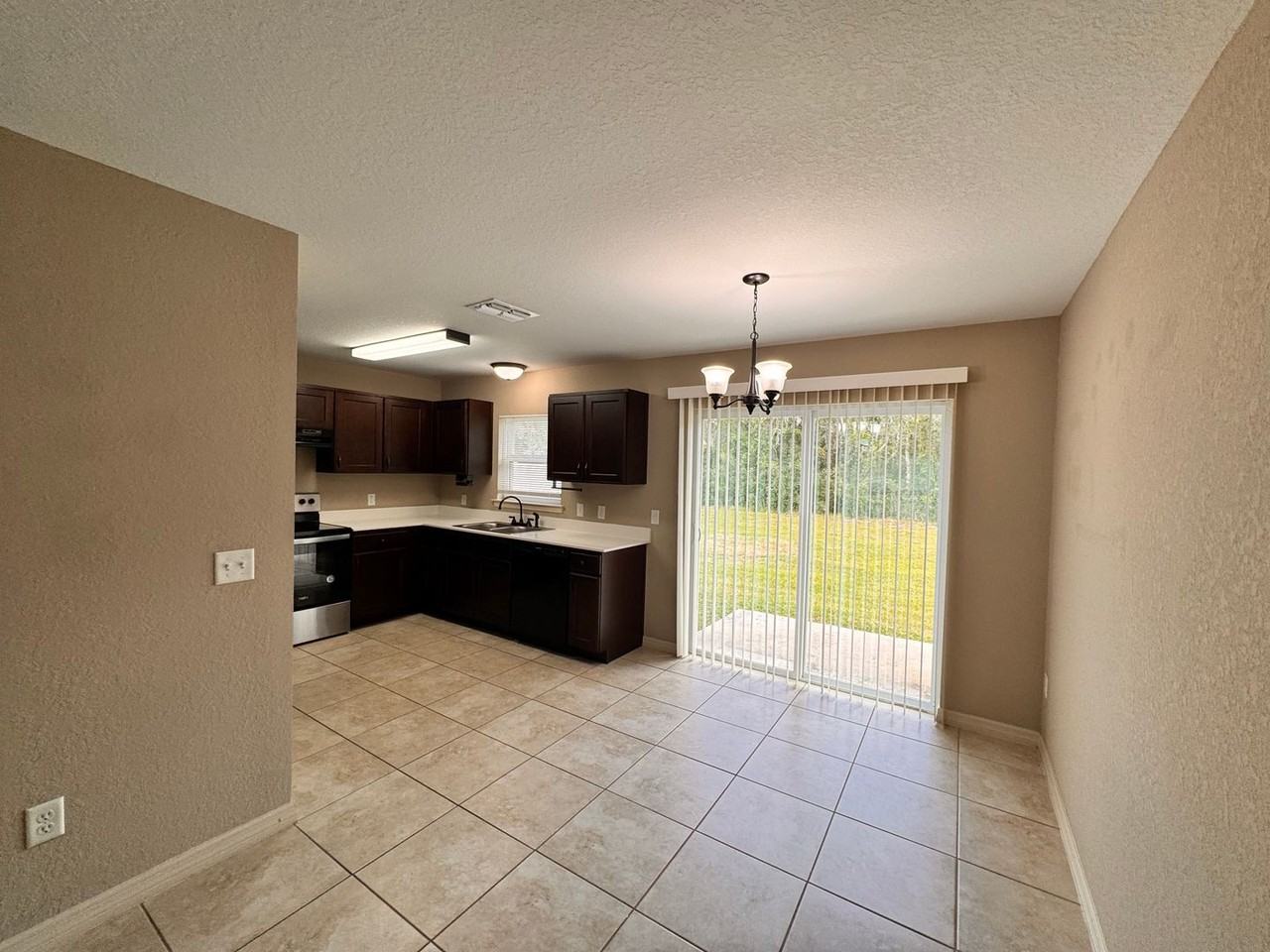 2715 Sw 153rd Ln - Photo 4 of 16