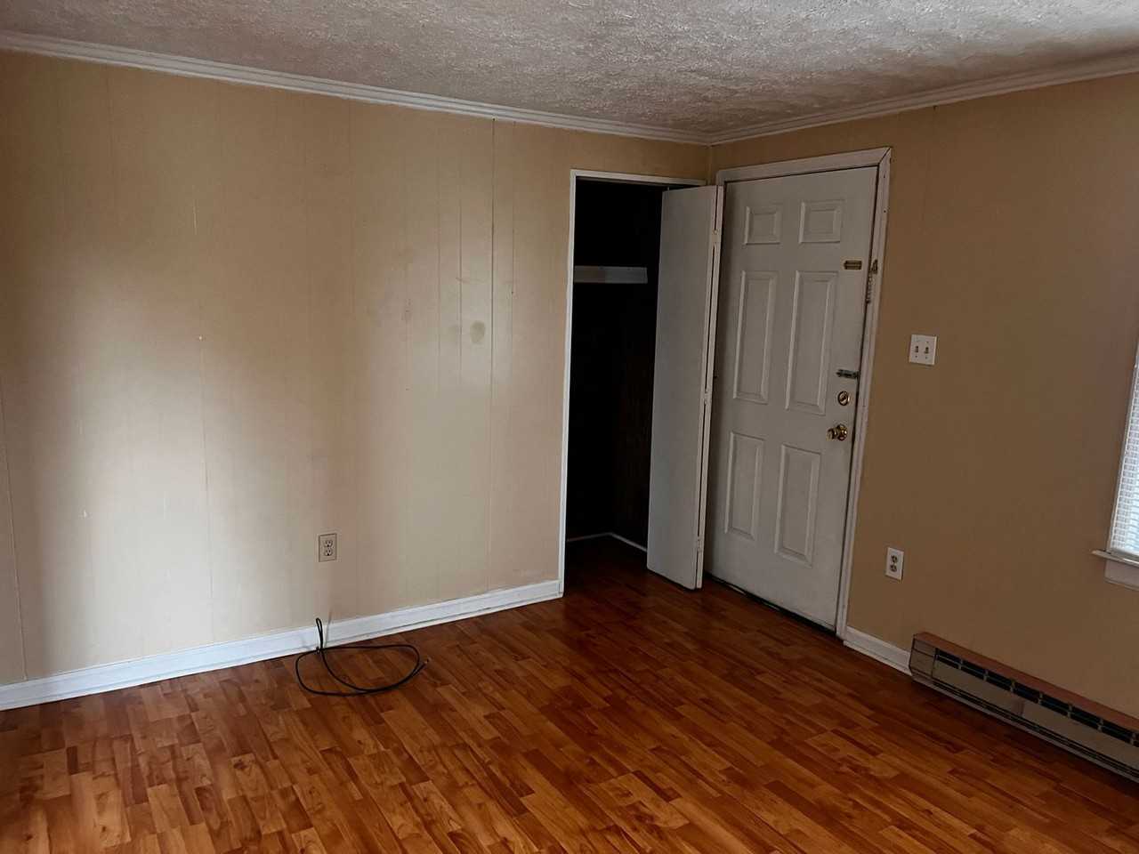 385A Newcomb St - Photo 2 of 6