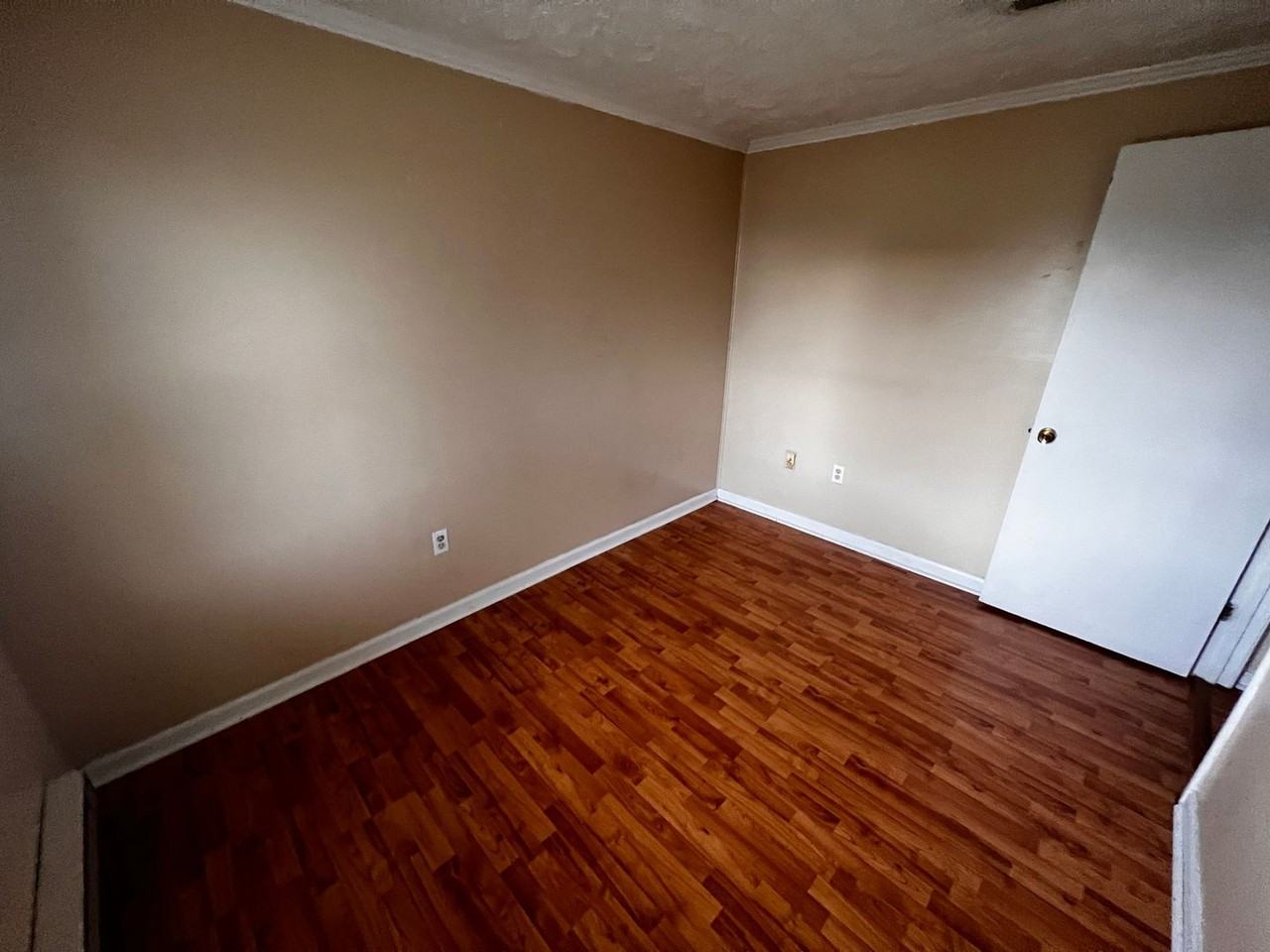 385A Newcomb St - Photo 5 of 6
