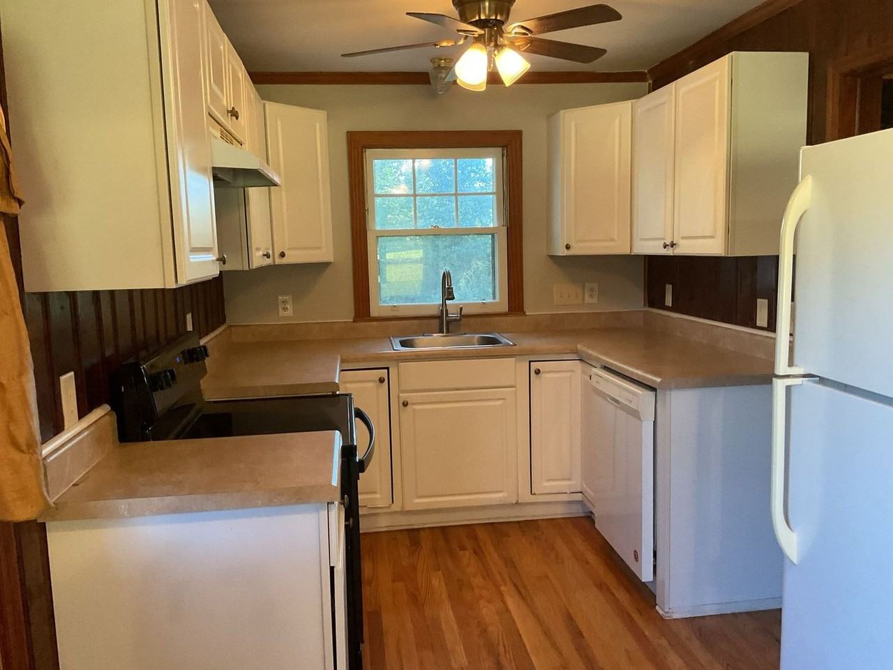 1225 Reese Roach Rd - Photo 2 of 16