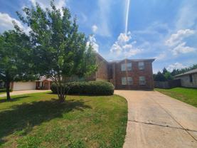 2512 Comstock Ln - Photo 1 of 1