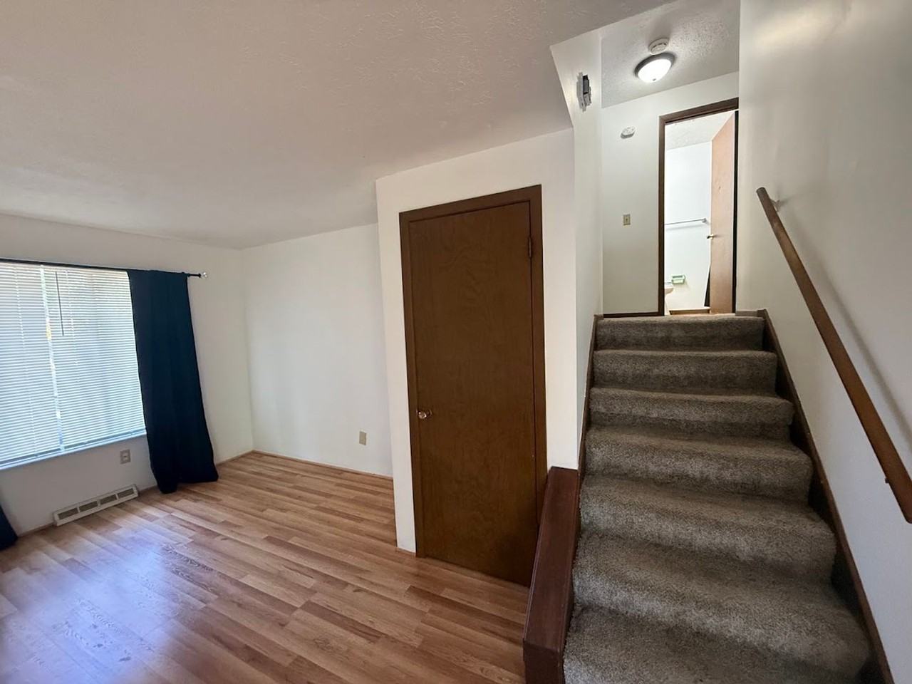 138 Overmont Ave Sw - Photo 5 of 14