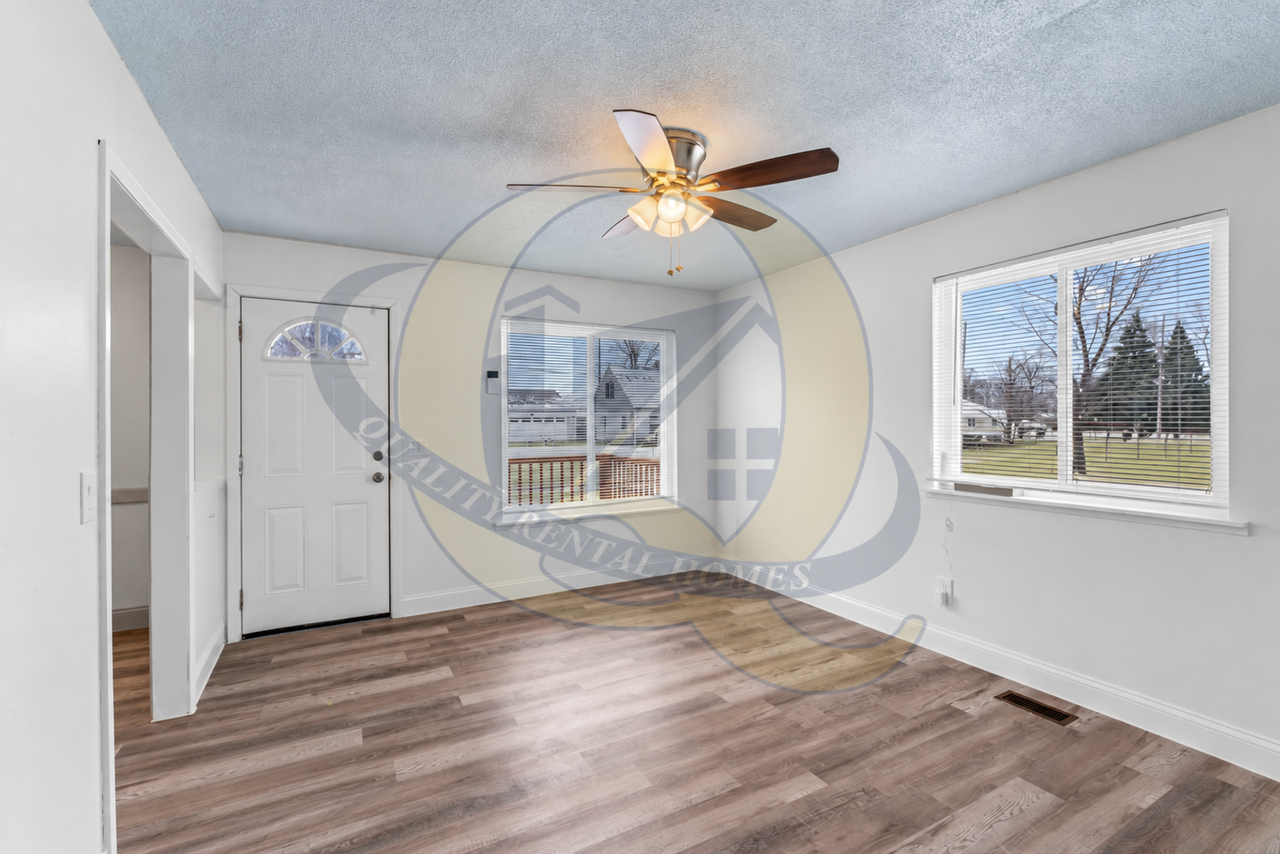 1152 Allen St - Photo 3 of 15
