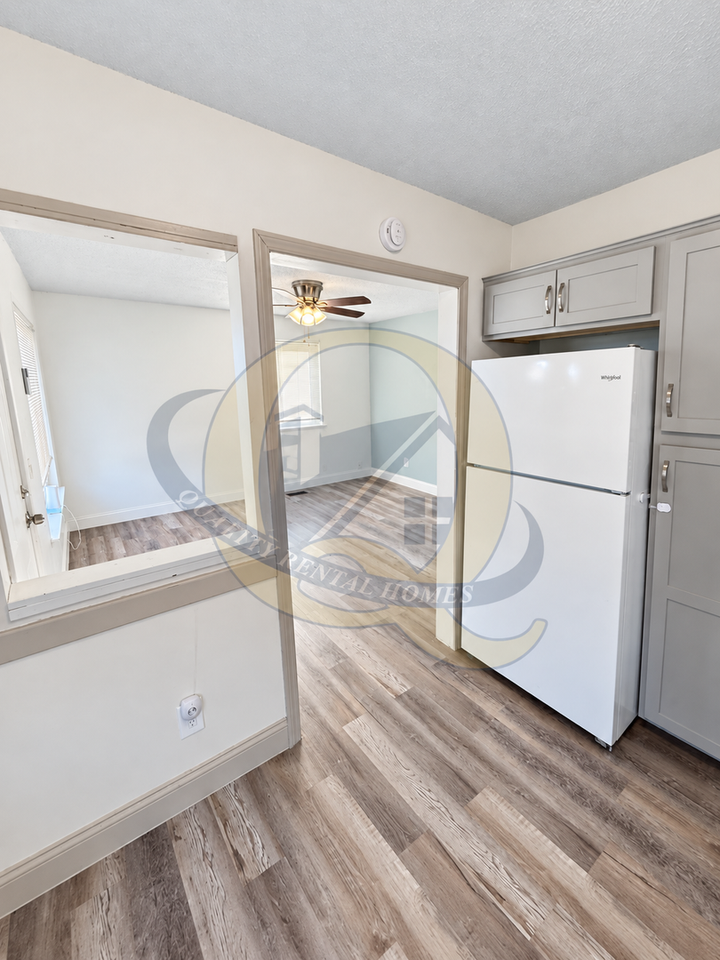 1152 Allen St - Photo 7 of 15
