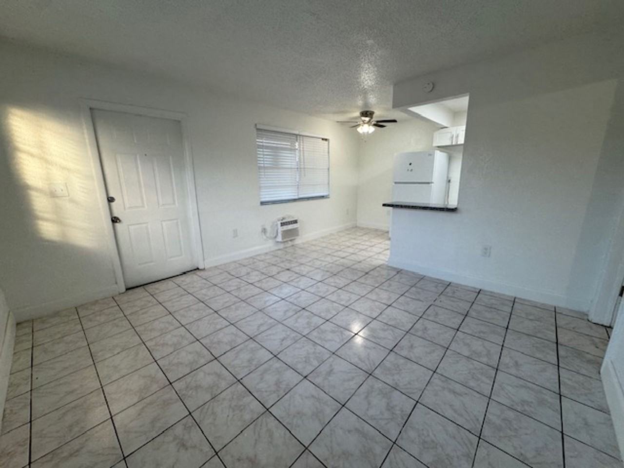 6101 Pierce St Hollywood, FL 33024 - Photo 3 of 6