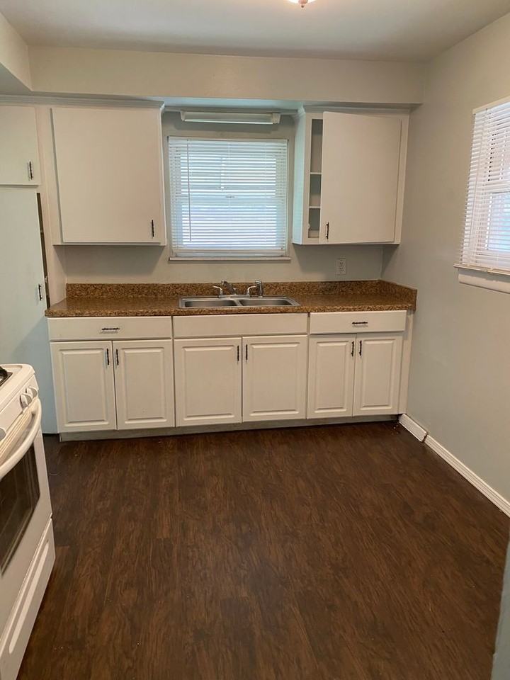 317 W Princeton Ave - Photo 5 of 15