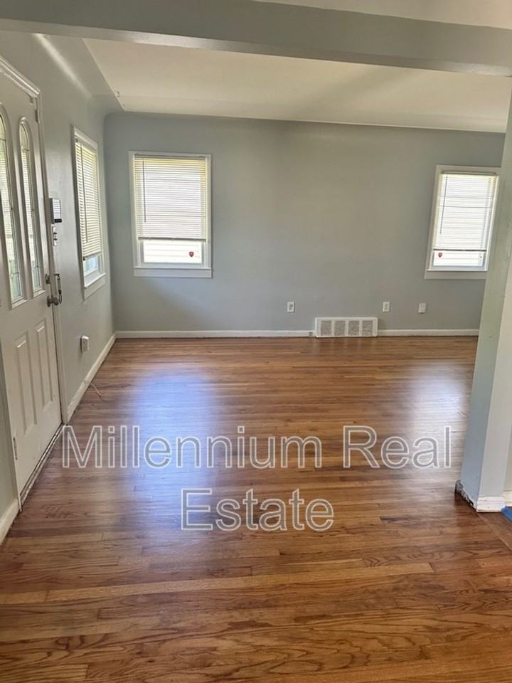 650 Lebaron Ave - Photo 2 of 12