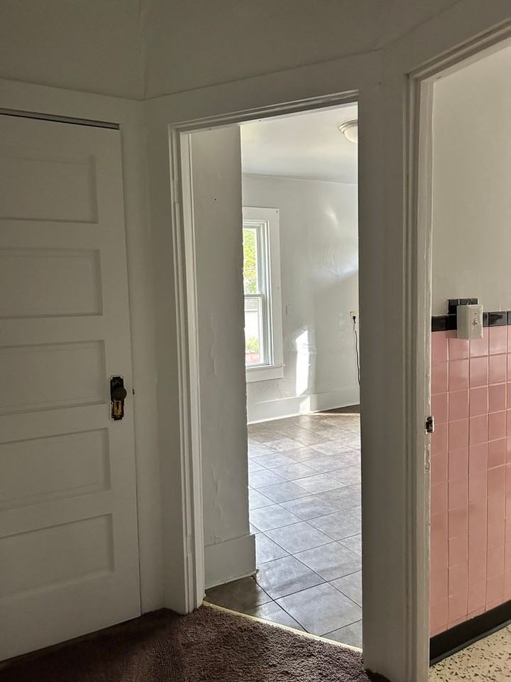 413 Spink St #3 - Photo 5 of 9