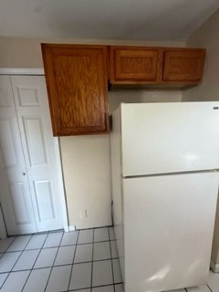 236 S Edith St - Photo 4 of 7